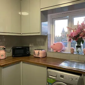 Apartment New Free Parking Sleeps 6, Brighton