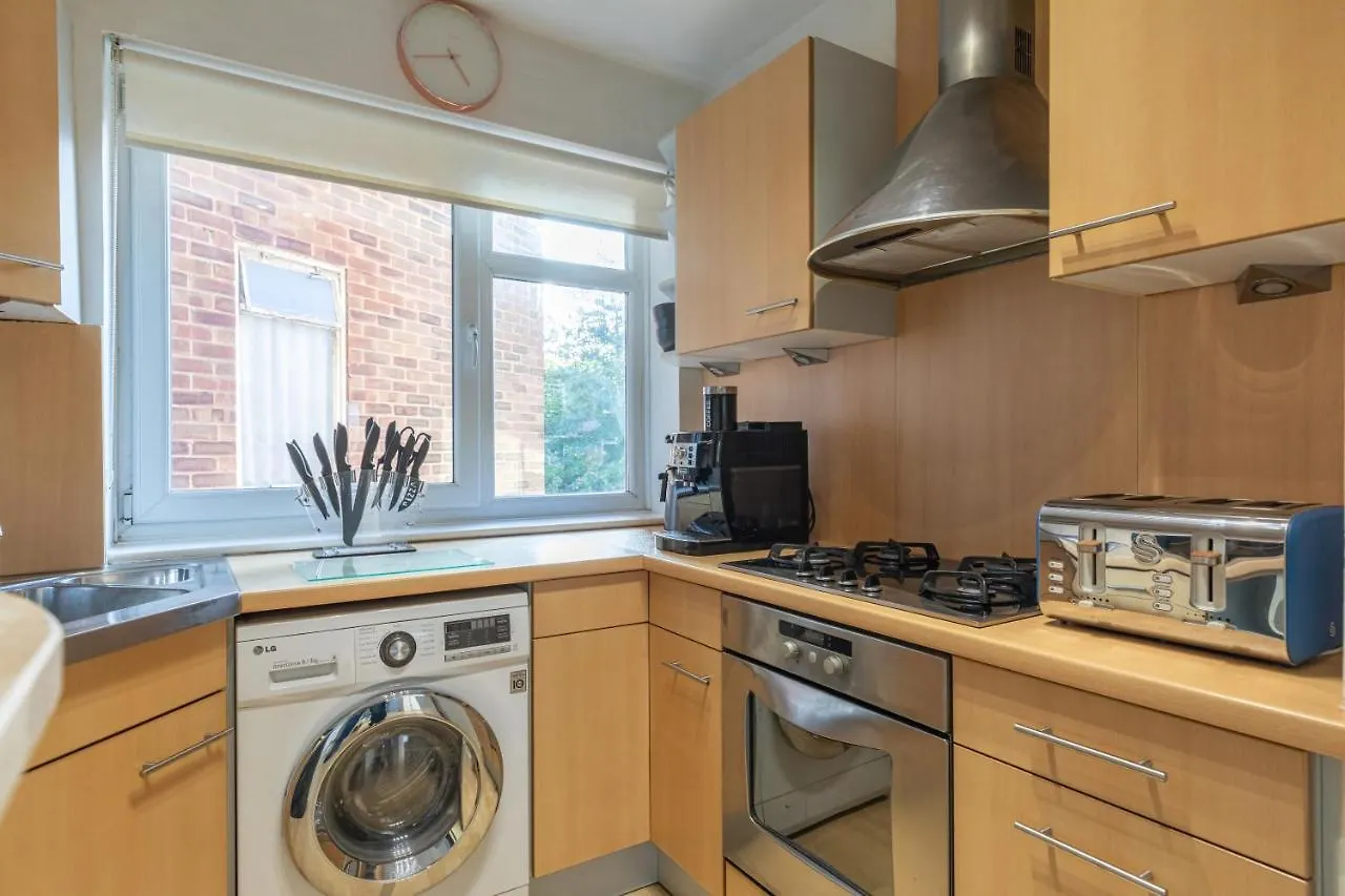 Park View - Modern - Parking Apartment Brighton