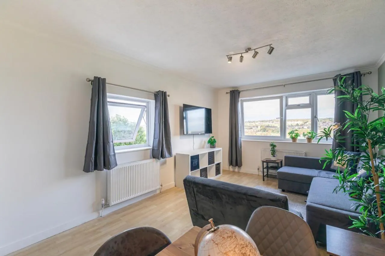 Park View - Modern - Parking Apartment Brighton